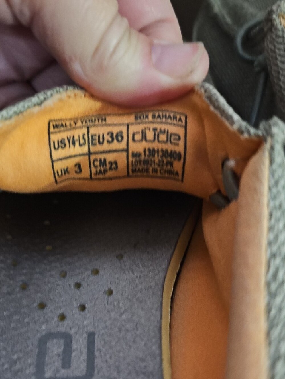 Kids Hey Dudes Wally Slip-On Shoes Size 4 - Picture 5 of 5